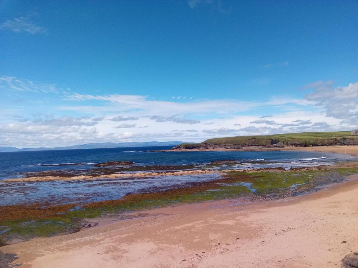 Beach Side Apartment Bundoran Bagian luar foto